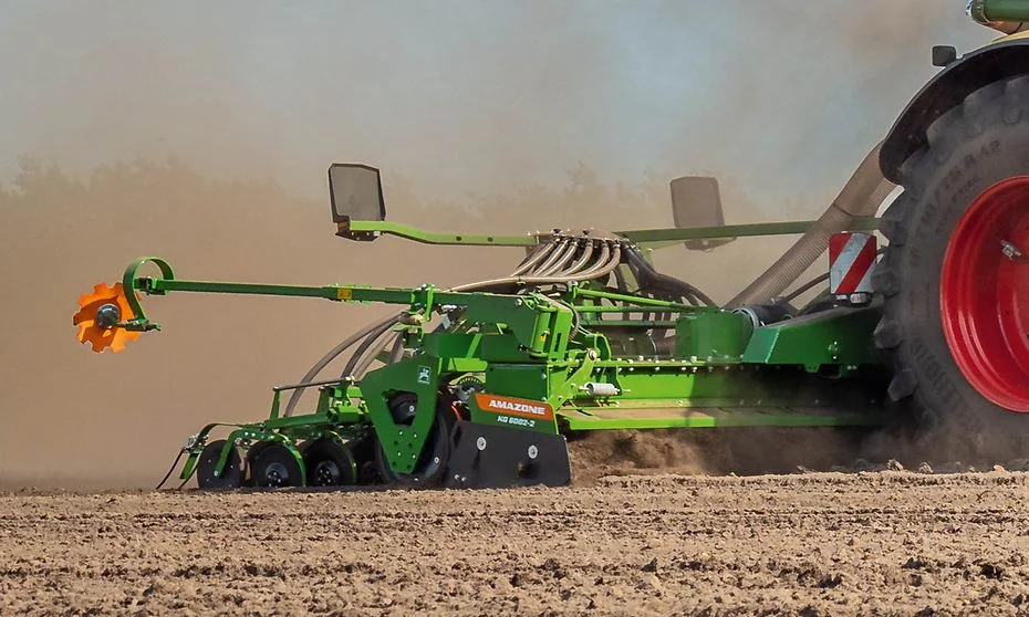 galerie-3-avant6001-2-kg6002-2-ftender1600-fendt-d0-kw-p8222495-d1-220916.jpg