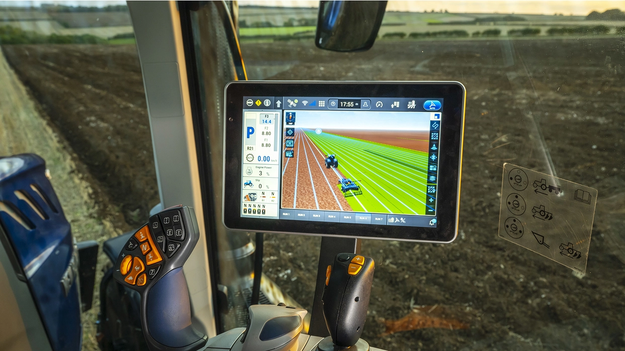 new-holland-guidance-and-machine-automation.webp