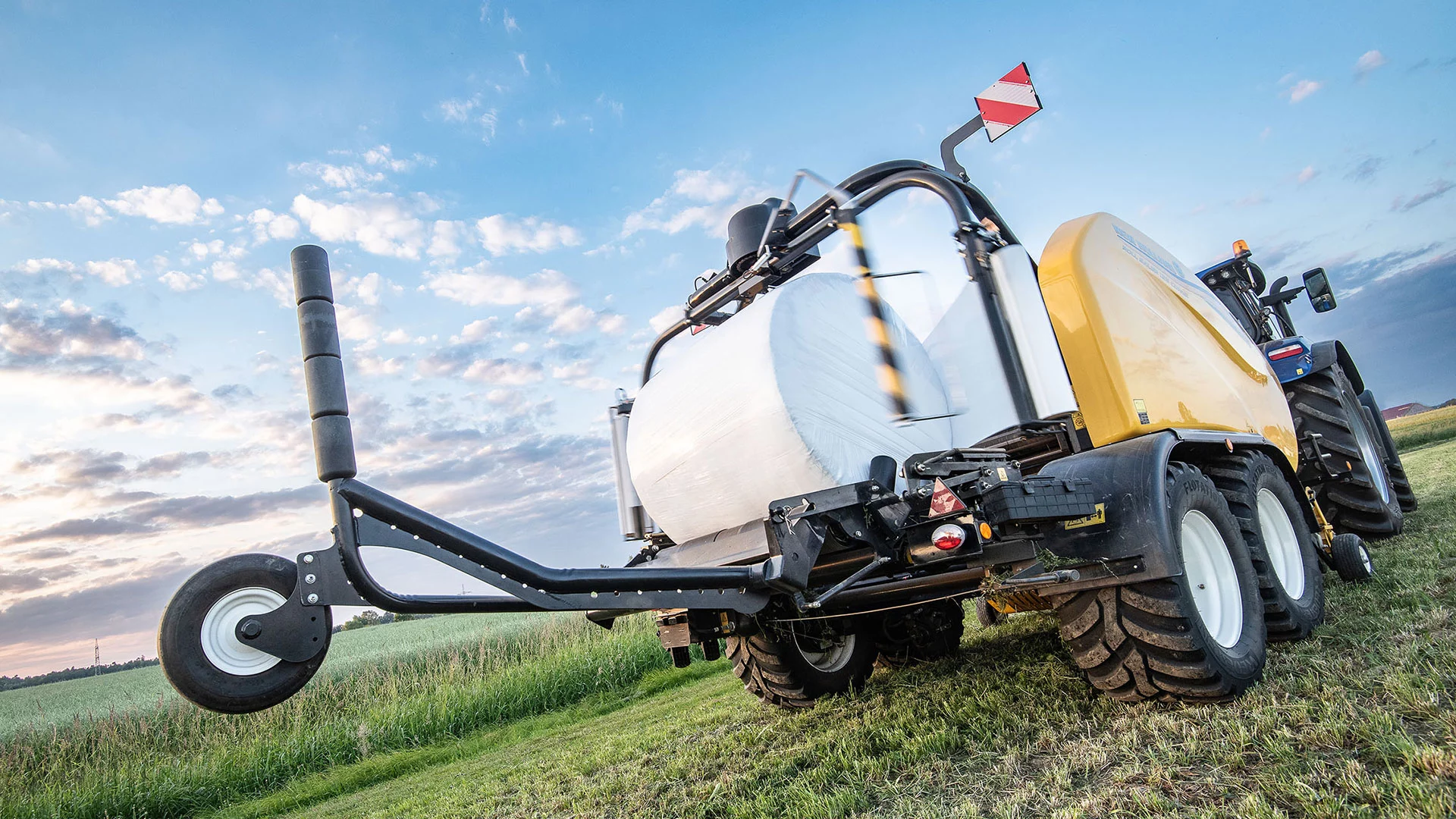 roll-baler-gallery-07.webp