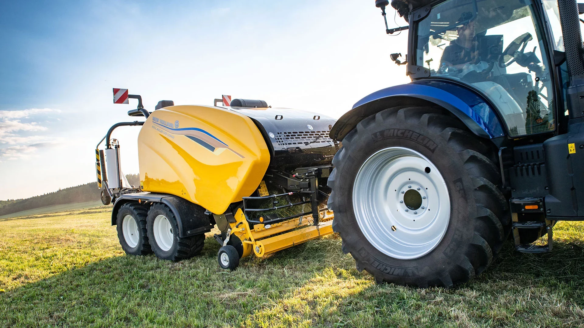 roll-baler-gallery-04.webp