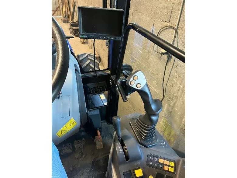 Tracteur fruitier New Holland T4.90F CAB