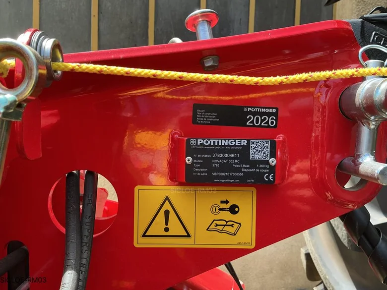 Matériel agricole attelé POTTINGER NOVACAT 302