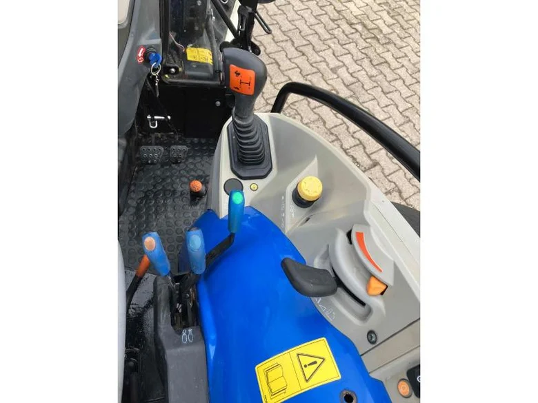 Tracteur fruitier New Holland T4.120 F R